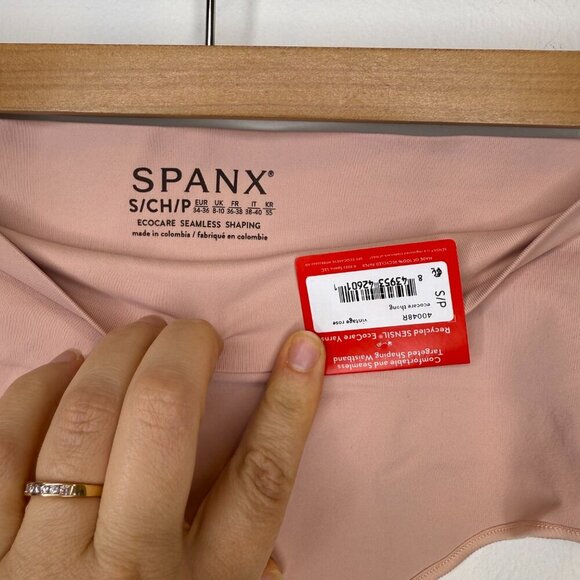NWT Spanx Everyday Shaping Panties EcoCare Thong in Vintage Rose Size Small - Picture 6 of 8